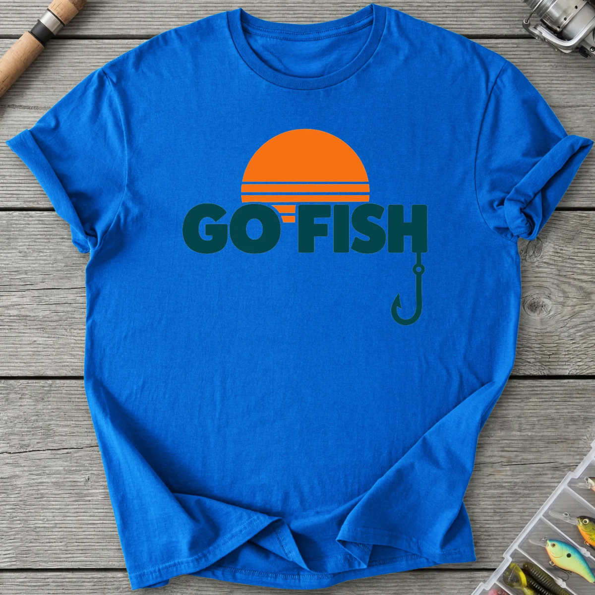 GO FISH Retro Sunset T-Shirt in Royal | River Giants Club
