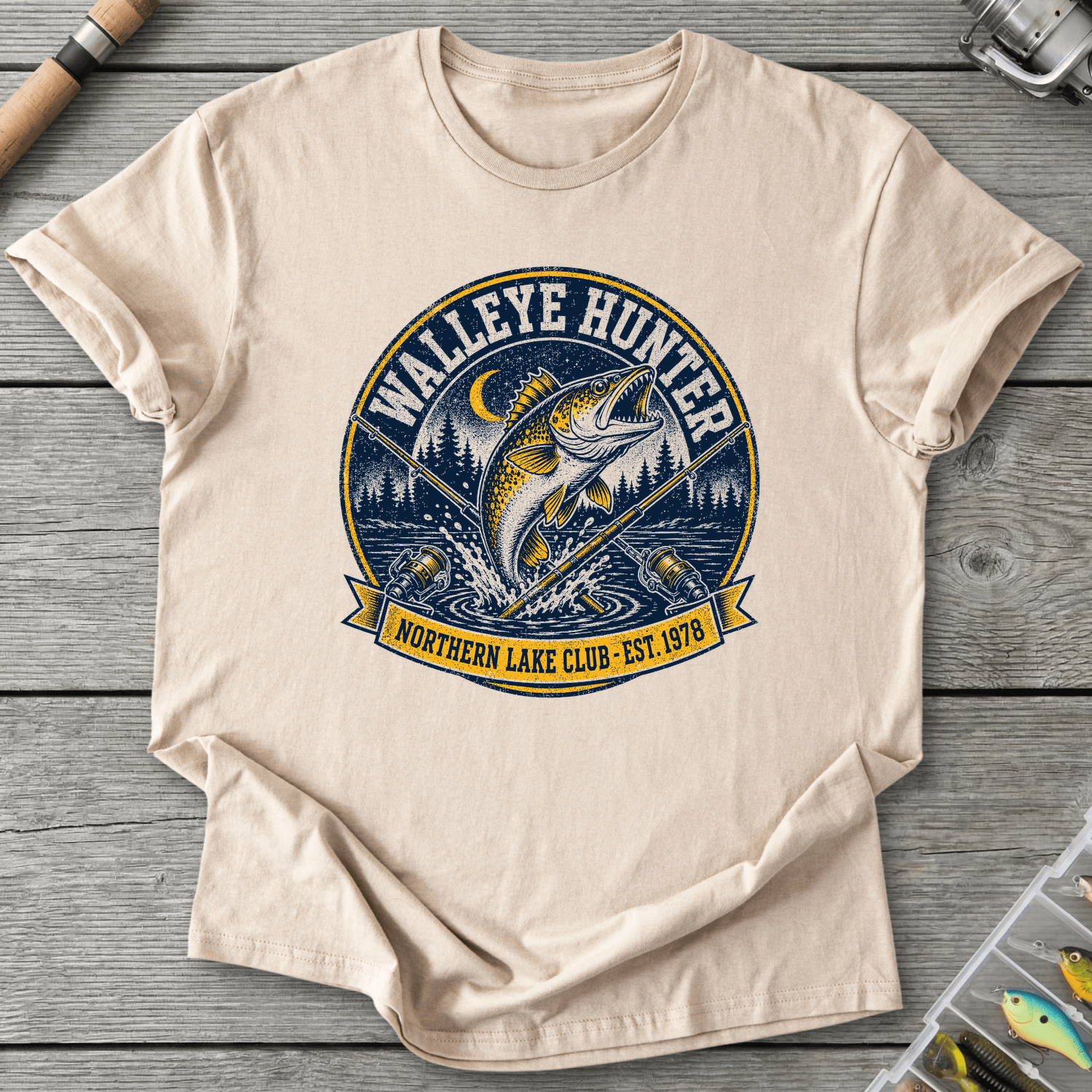 Walleye Hunter Club T-Shirt in Sand | River Giants Club
